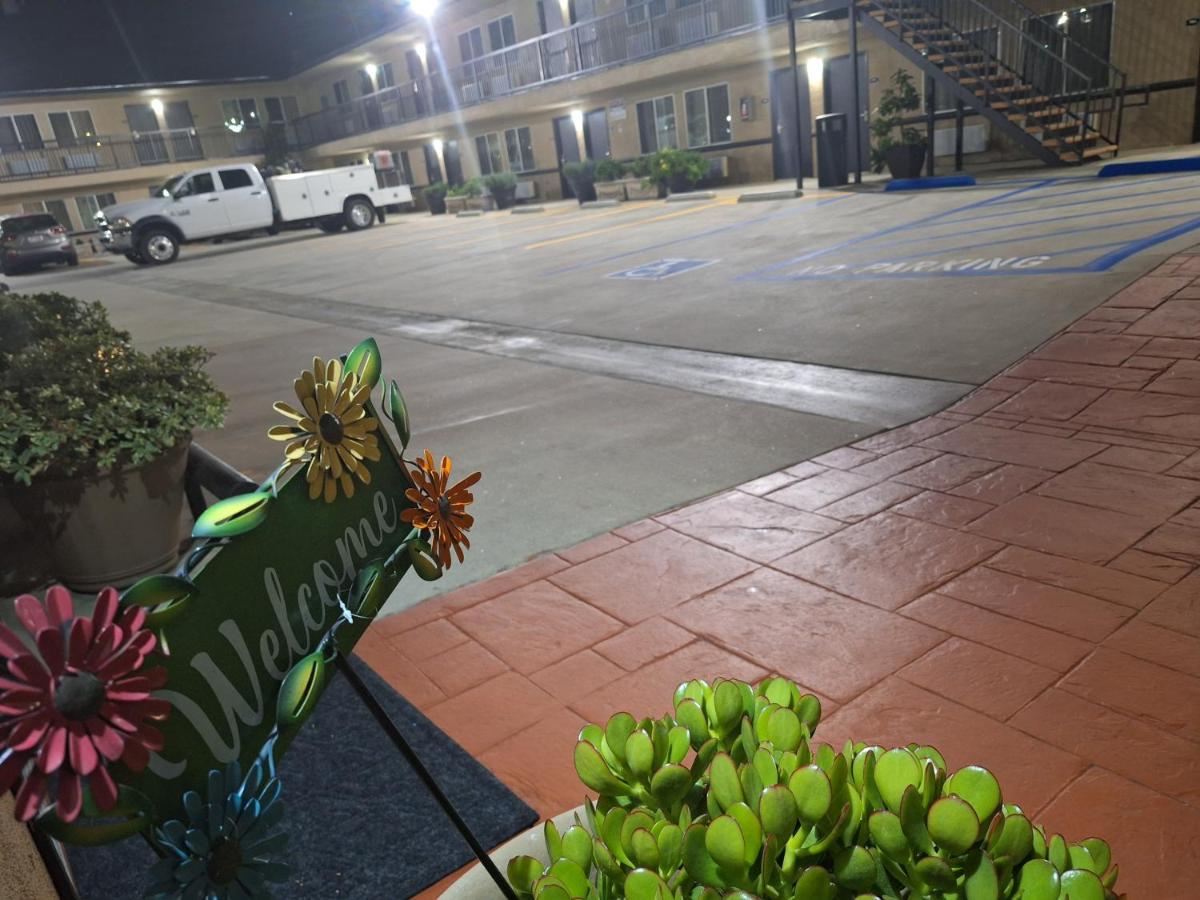 Portofino Inn Burbank Dış mekan fotoğraf