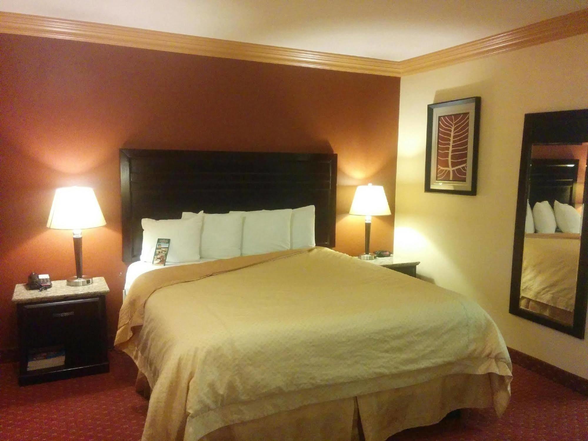 Portofino Inn Burbank Dış mekan fotoğraf